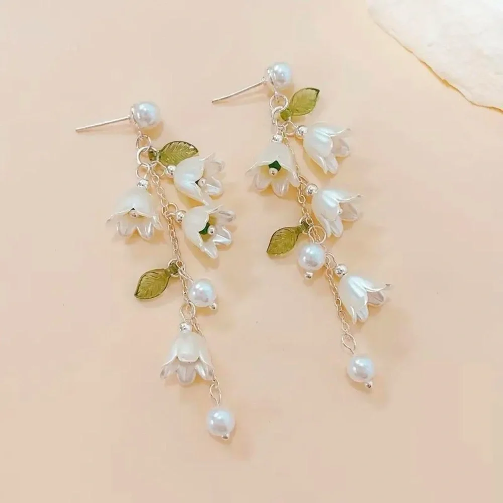 Exquisite Lily Of Valley‎ Design Earrings Elegant Style Resin Silver Plated
